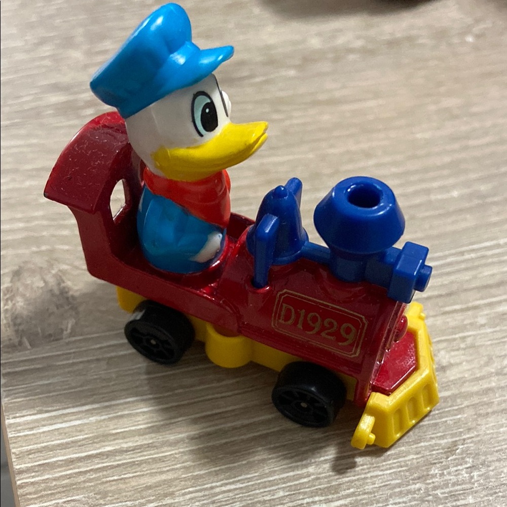 Vintage 1983 TOMY Donald Duck Train No. PD-4 Walt Disney Productions Toy